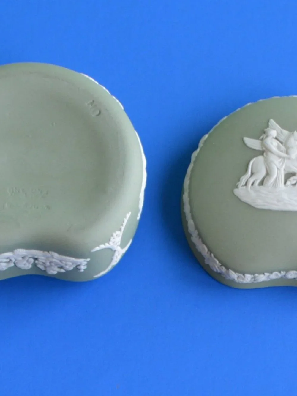 Wedgwood Jasperware Sage Green Round Scalloped Trinket Box With Lid